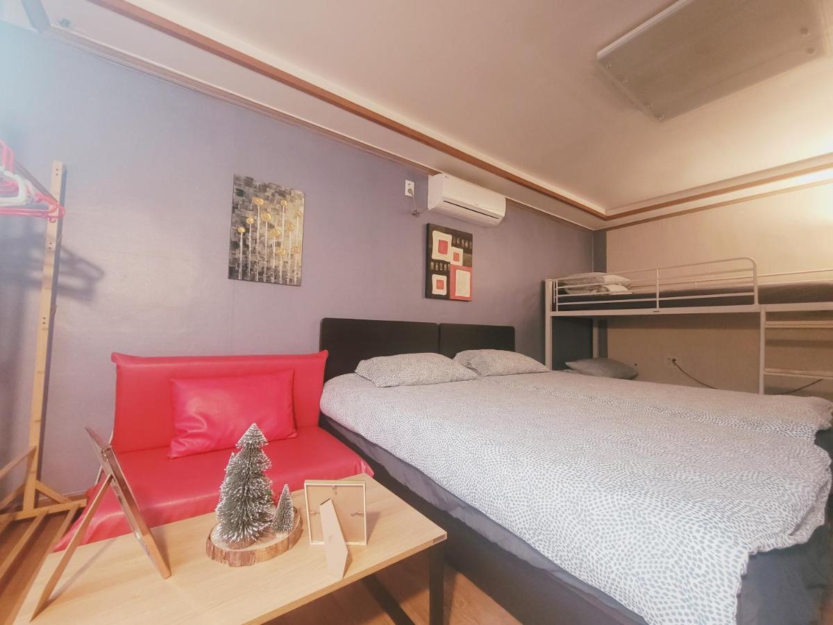 Olive Hostel Myeongdong Séoul Extérieur photo